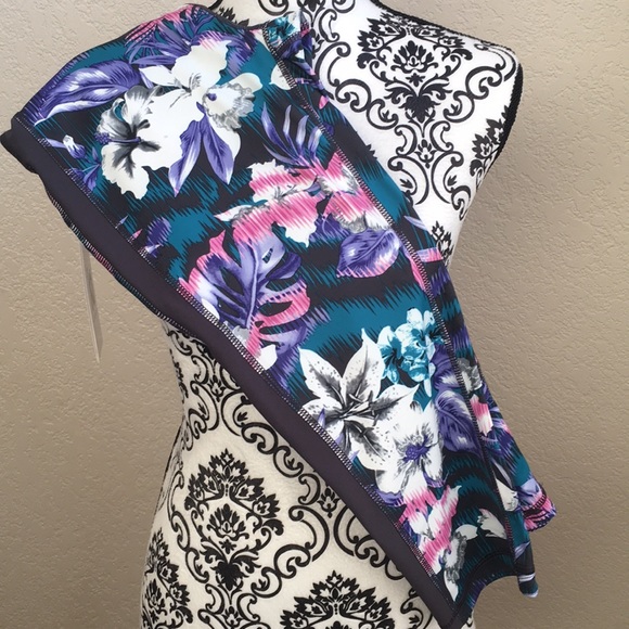 Pants - SOLD!💖 NWT Ki Pro Performance Tropical Print Grey